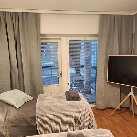 Viihtyisae Korkealuokkainen, Tilava Ja Parvekkeellinen Yksioe Logomolla 1-2hloe Appartement