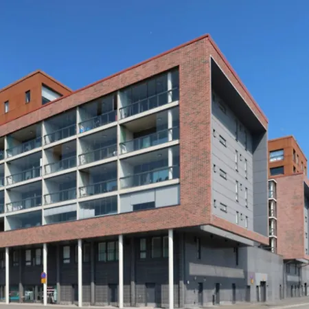 Viihtyisae Korkealuokkainen, Tilava Ja Parvekkeellinen Yksioe Logomolla 1-2hloe Appartement *